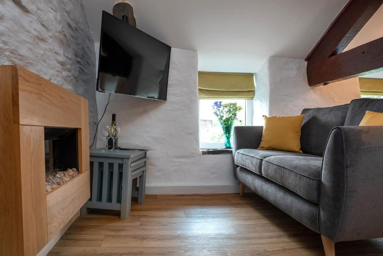 Dog Friendly Cottage, Geufron Farm Near Tywyn Bryn-crug Exteriör bild