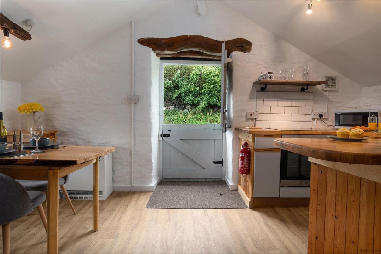 Dog Friendly Cottage, Geufron Farm Near Tywyn Bryn-crug Exteriör bild