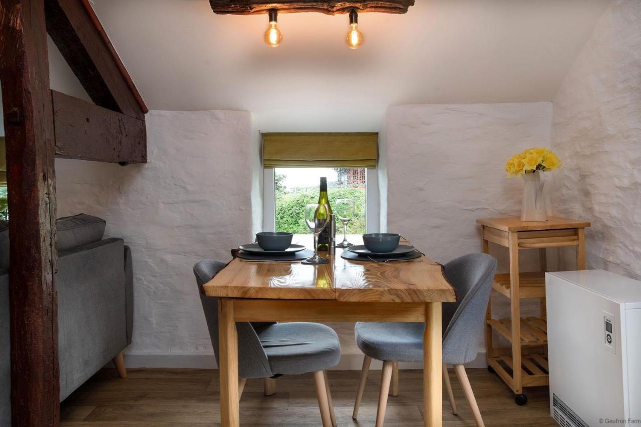 Dog Friendly Cottage, Geufron Farm Near Tywyn Bryn-crug Exteriör bild